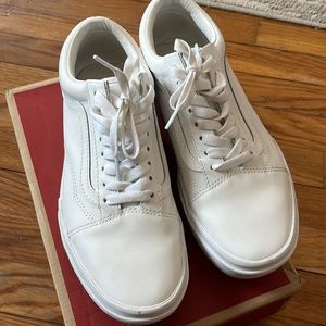 WHITE LEATHER OLD SKOOL STACKED VANS